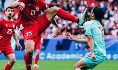 九游娱乐网站-比赛过程中球员们以顽强的拼搏精神征服球迷