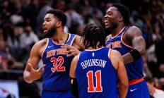 九游体育官方入口-赛季最大胜！猛龙主场横扫尼克斯