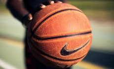 九游游戏-魔术粉碎黄蜂，当青春风暴撞上冰冷现实，哈利伯顿的关键回合哲学