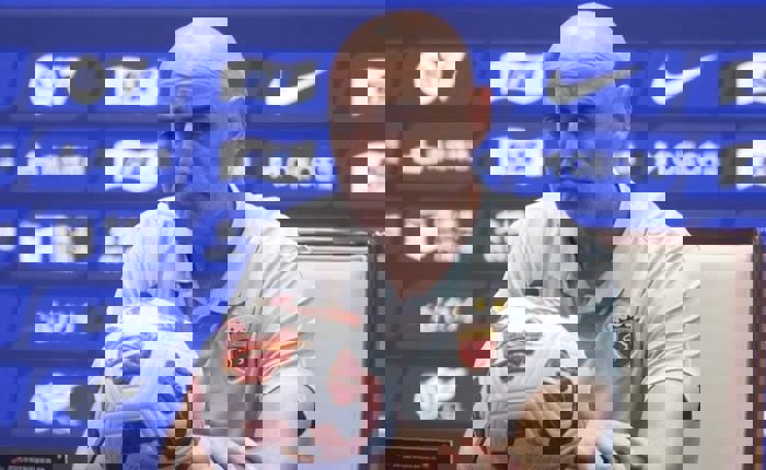 上海申花主场-战平青岛黄海，难求突破的简单介绍