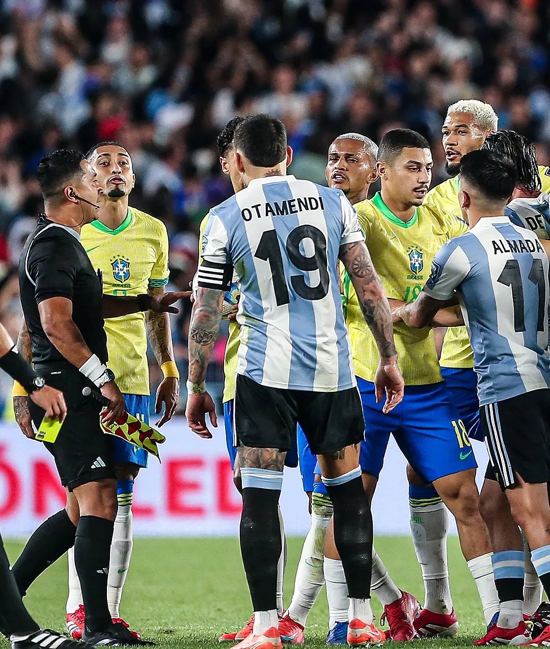 包含巴西男篮逆转土耳其男篮,西蒙斯制霸全场的词条 包含巴西男篮逆转土耳其男篮,西蒙斯制霸全场的词条