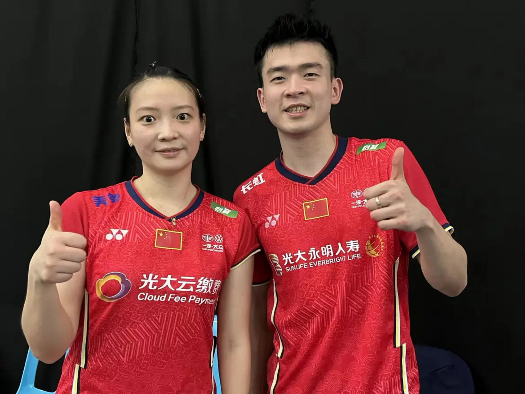 印尼队碾压丹麦队,黄鸭组合点燃赛场 印尼队碾压丹麦队,黄鸭组合点燃赛场