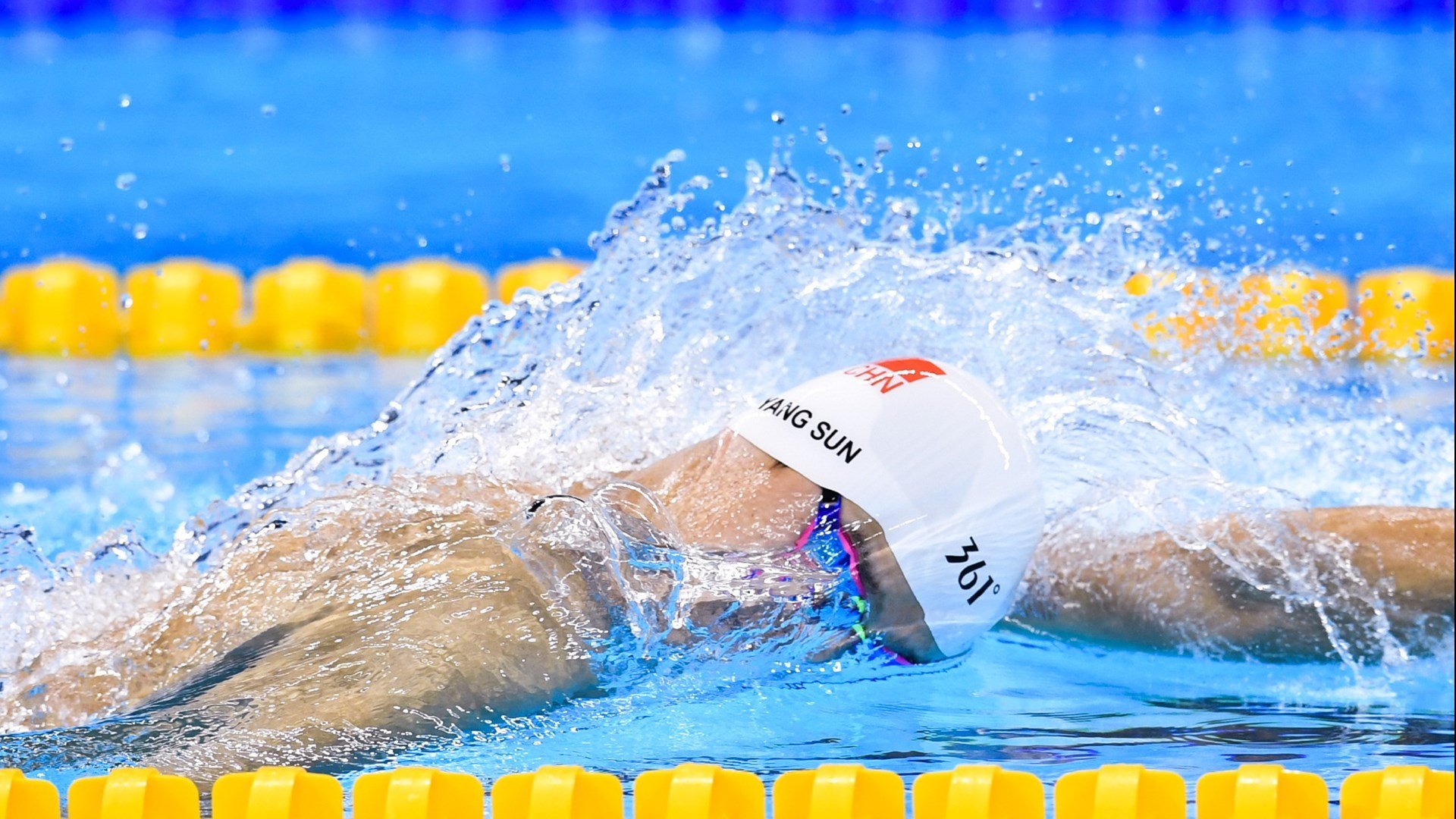 赛道与球场,当浓眉接管F1争冠战,太阳已悄然淘汰活塞